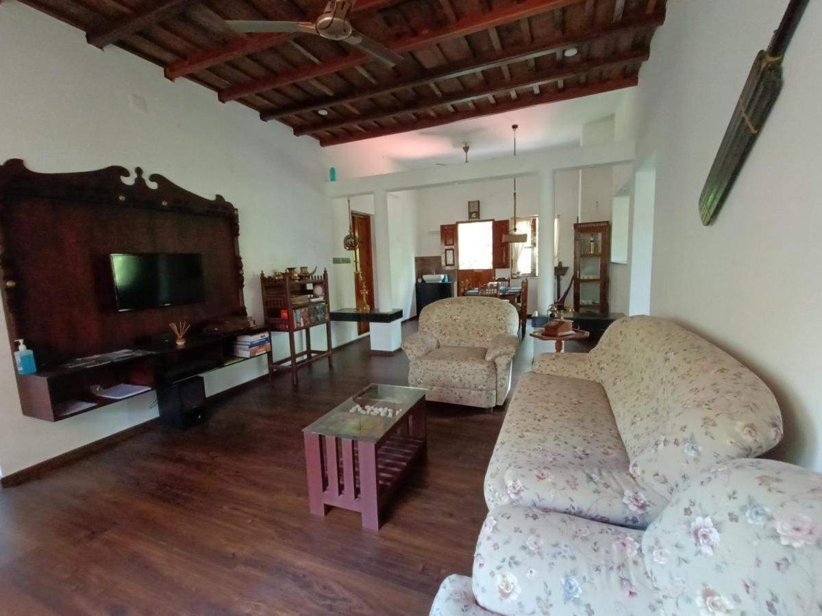 Anandam Stays - Premium 3Bhk Plush Homestay, Vaikom Near Kumarakom Exterior foto